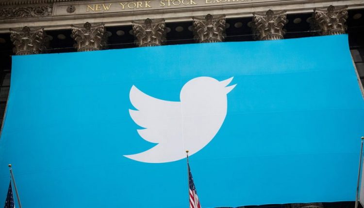 Twitter was broken for about an hour, leaving people unable to tweet