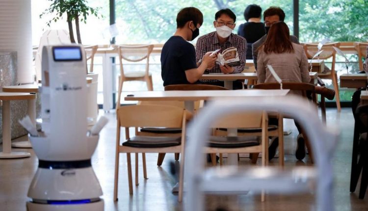Robot barista helps South Korean cafe with social distancing