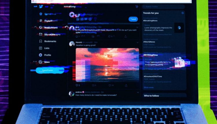 About 1,000 Twitter Employees Said to Have Complete Access